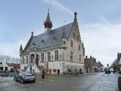 Damme: een pittoresk stadje met een rijke geschiedenis op amper 5 km van Brugge.

Midden in de stadskern vind je hier een originele, karaktervolle s...