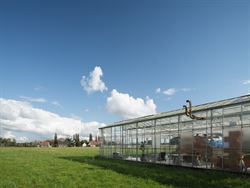 Schitterende ligging: net over de grens met Drongen, op het grondgebied van Landegem. Dankzij de nabijheid van de E40 geniet je hier van een vlotte be...