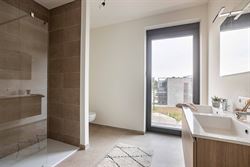 Drongen, dat is de nabijheid van Gent-centrum in combinatie met een vlotte bereikbaarheid. De hoge mobiscore bevestigt: openbaar vervoer, winkels, spo...