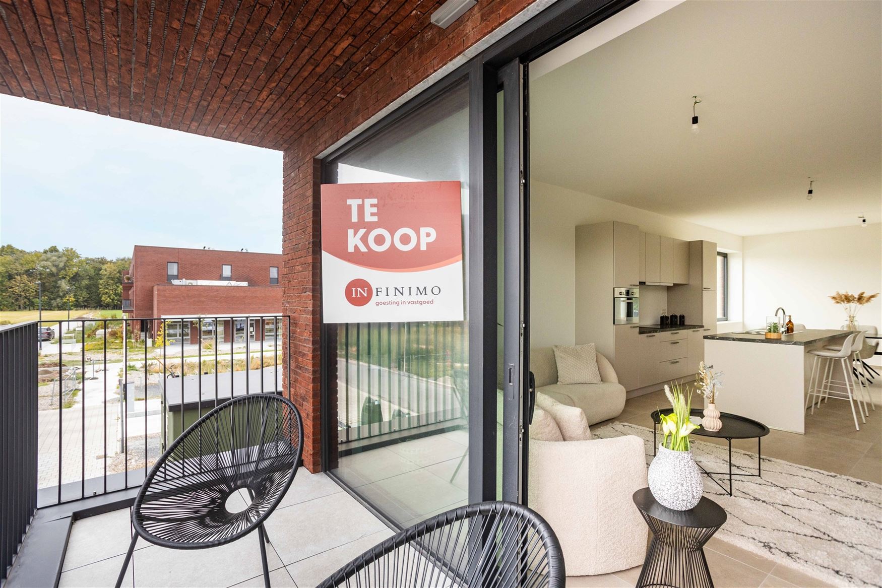 Drongen, dat is de nabijheid van Gent-centrum in combinatie met een vlotte bereikbaarheid. De hoge mobiscore bevestigt: openbaar vervoer, winkels, spo...