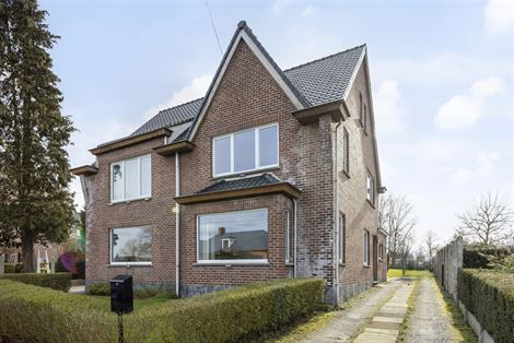 BEZOEKMOMENT VOLZET

Op slechts enkele minuten van Merelbeke-centrum en slechts 10 minuten rijden naar Gent. Hier zit je supercentraal door de snell...