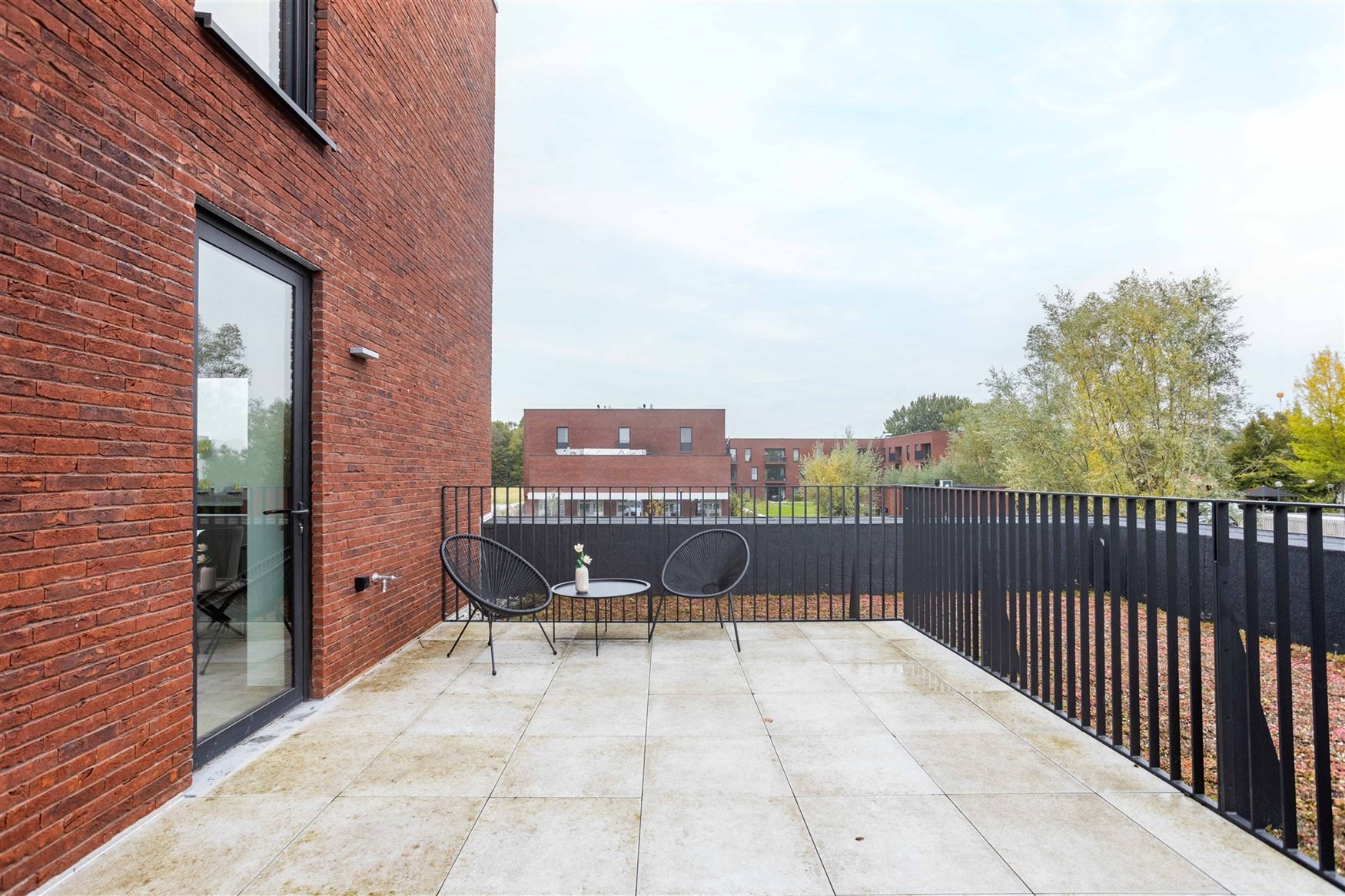 Drongen, dat is de nabijheid van Gent-centrum in combinatie met een vlotte bereikbaarheid. De hoge mobiscore bevestigt: openbaar vervoer, winkels, spo...