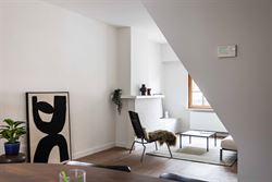 In de pittoreske dorpskern van Sint-Denijs-Westrem, op slechts enkele minuten verwijderd van Sint-Martens-Latem en Gent-centrum.

Hier geniet je van...