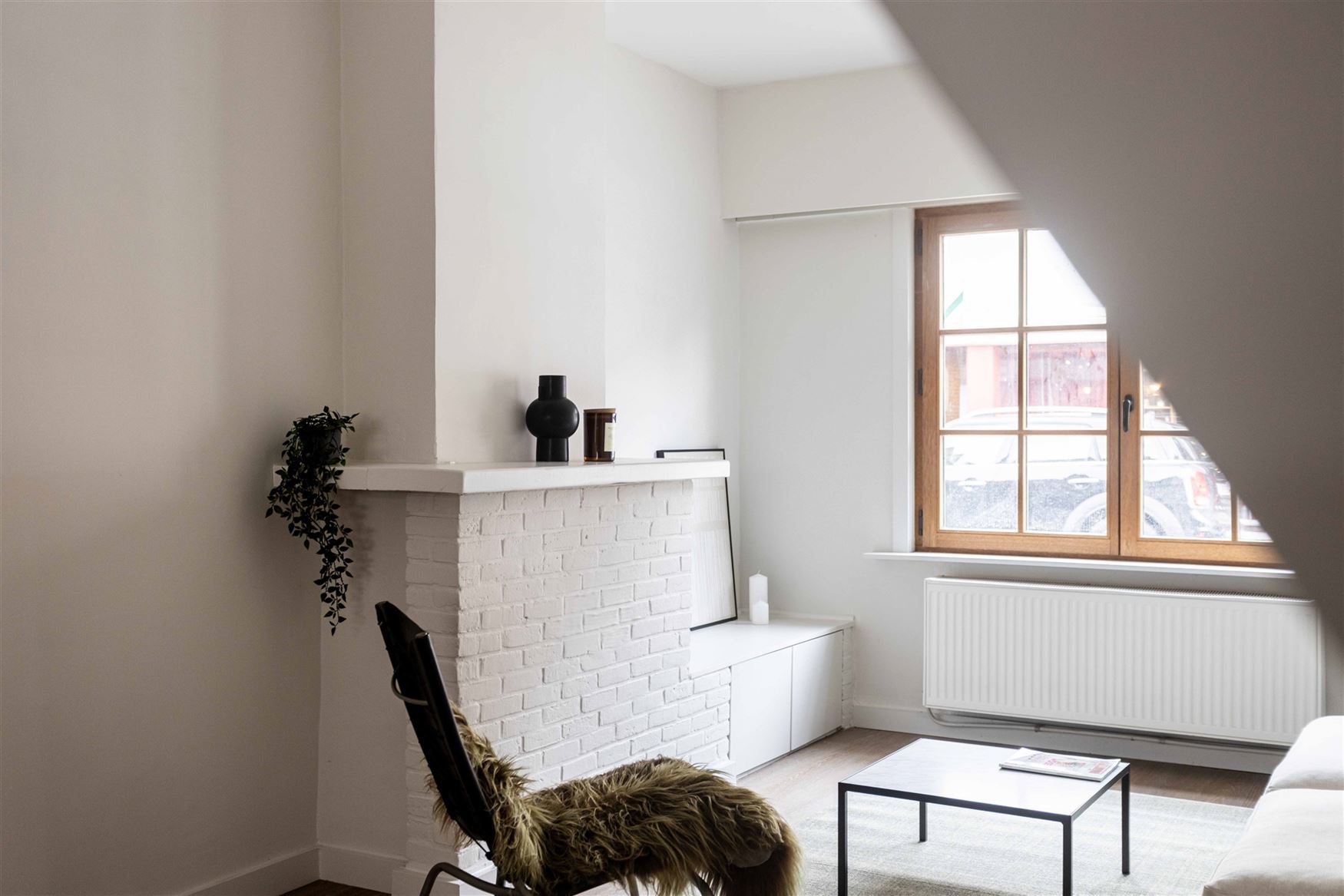 In de pittoreske dorpskern van Sint-Denijs-Westrem, op slechts enkele minuten verwijderd van Sint-Martens-Latem en Gent-centrum.

Hier geniet je van...