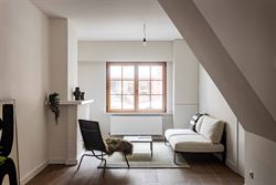 In de pittoreske dorpskern van Sint-Denijs-Westrem, op slechts enkele minuten verwijderd van Sint-Martens-Latem en Gent-centrum.

Hier geniet je van...