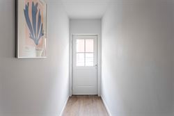 In de pittoreske dorpskern van Sint-Denijs-Westrem, op slechts enkele minuten verwijderd van Sint-Martens-Latem en Gent-centrum.

Hier geniet je van...