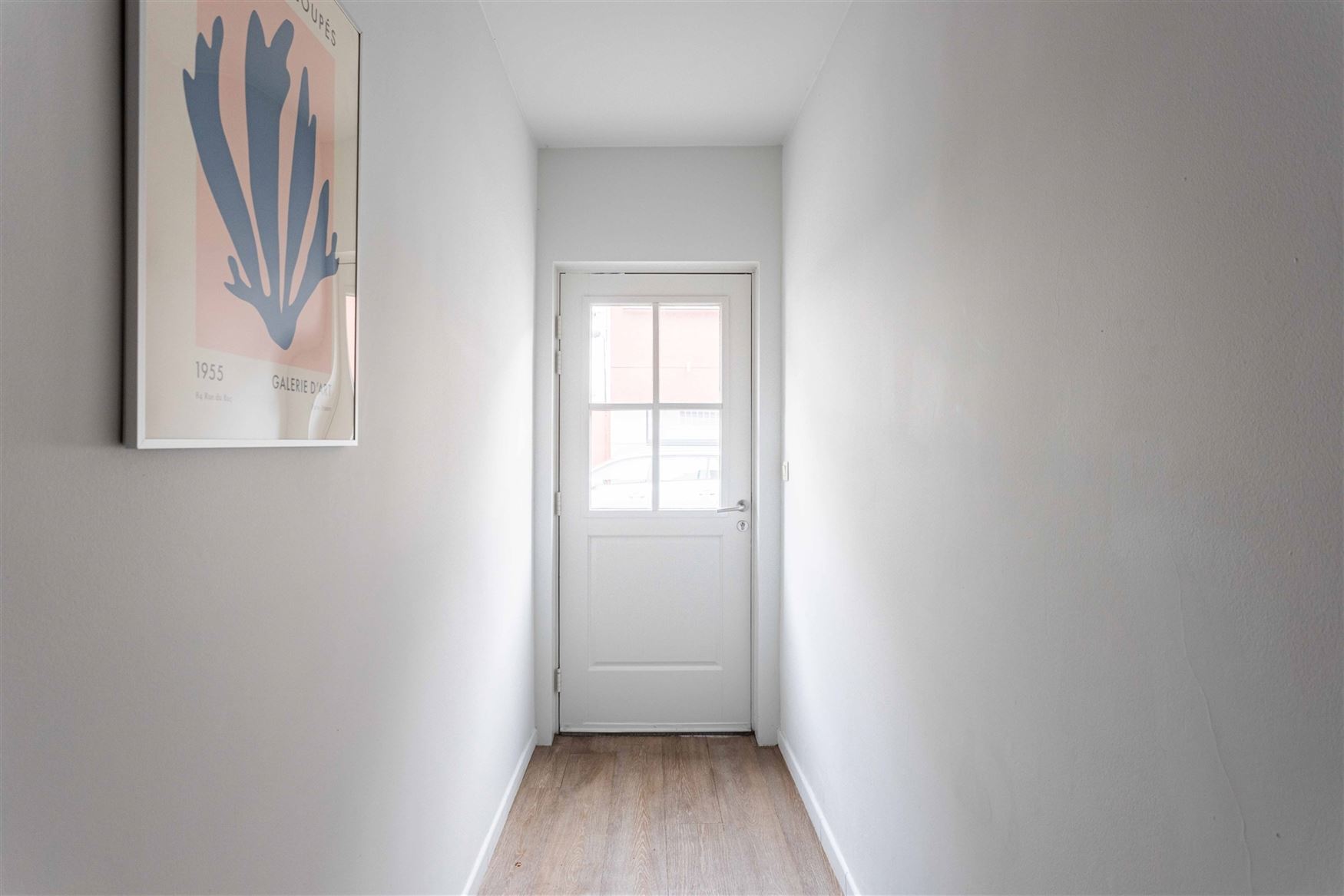 In de pittoreske dorpskern van Sint-Denijs-Westrem, op slechts enkele minuten verwijderd van Sint-Martens-Latem en Gent-centrum.

Hier geniet je van...