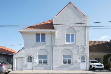 Gelegen op de grens tussen Zwijnaarde en Sint-Denijs-Westrem: de ideale uitvalsbasis voor wie de balans zoekt tussen het bruisende stadsleven en de ru...