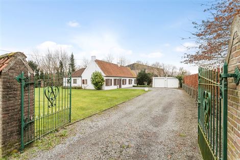 WENST U EEN BEZOEK? SURF NAAR ONZE SITE: WWW.INFINIMO.BE > ZOEK DE DESBETREFFENDE EIGENDOM > REGISTREER U VIA DE KNOP ‘PLAN EEN BEZOEK’.
WENST U ...