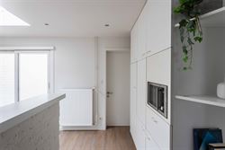 In de pittoreske dorpskern van Sint-Denijs-Westrem, op slechts enkele minuten verwijderd van Sint-Martens-Latem en Gent-centrum.

Hier geniet je van...