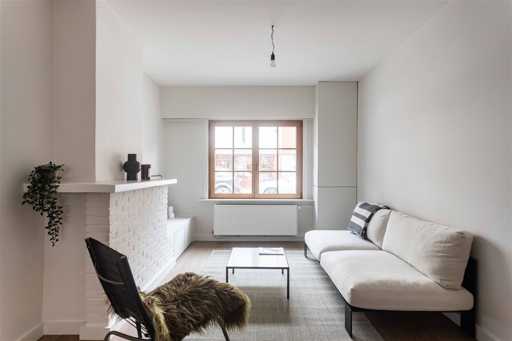 In de pittoreske dorpskern van Sint-Denijs-Westrem, op slechts enkele minuten verwijderd van Sint-Martens-Latem en Gent-centrum.

Hier geniet je van...