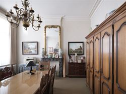 Renovatieplicht niet van toepassing omwille van vaststelling als bouwkundig erfgoed.

Centraal gelegen tussen Brussel en Gent én op wandelafstand v...