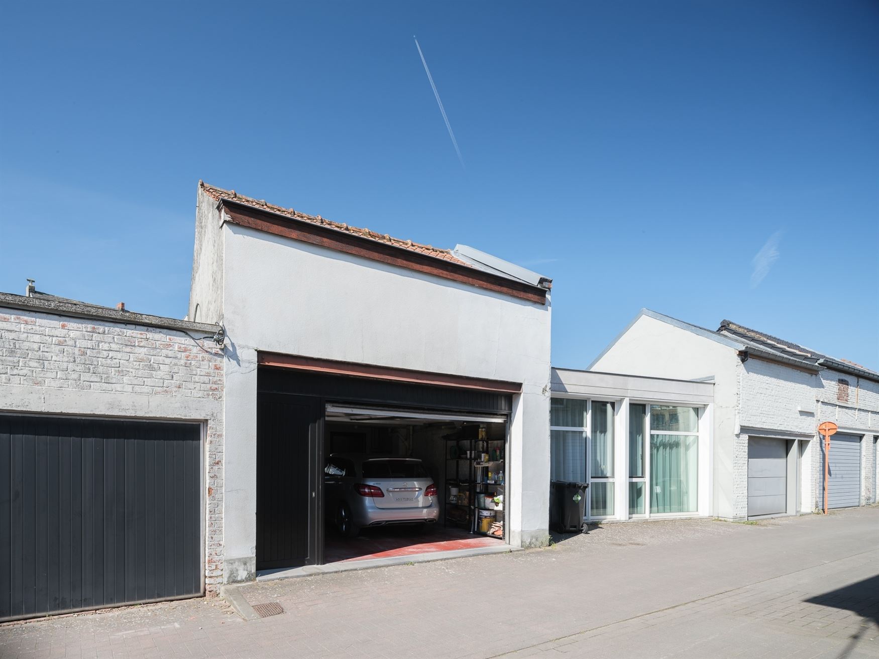 Renovatieplicht niet van toepassing omwille van vaststelling als bouwkundig erfgoed.

Centraal gelegen tussen Brussel en Gent én op wandelafstand v...