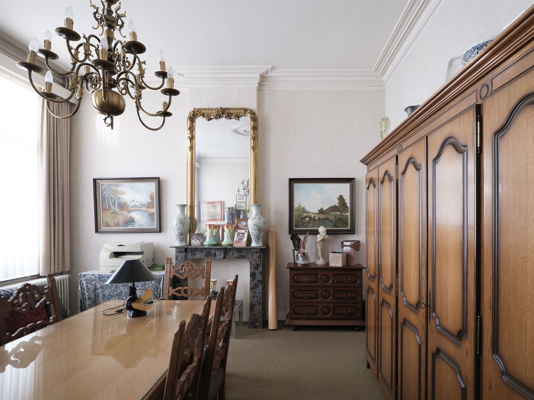 Renovatieplicht niet van toepassing omwille van vaststelling als bouwkundig erfgoed.

Centraal gelegen tussen Brussel en Gent én op wandelafstand v...