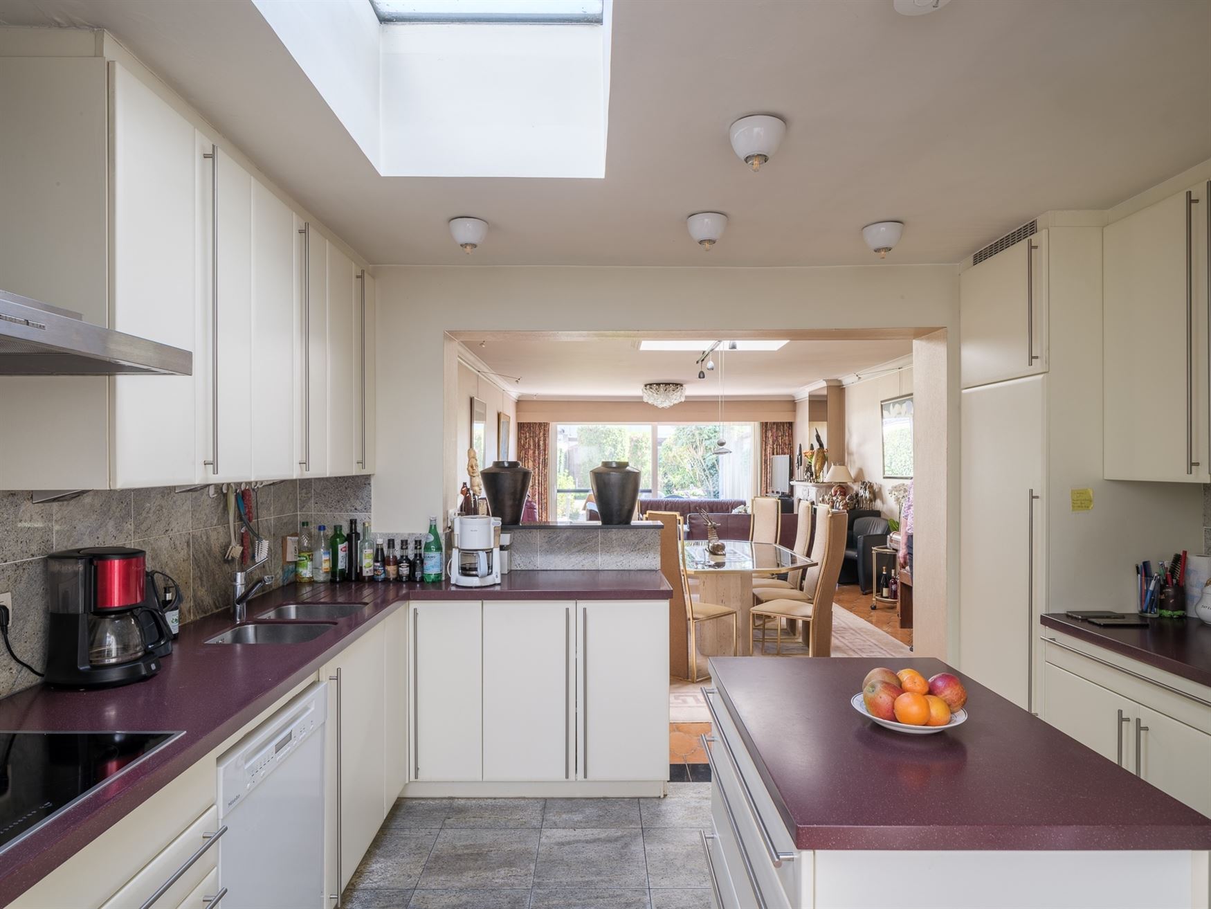 Renovatieplicht niet van toepassing omwille van vaststelling als bouwkundig erfgoed.

Centraal gelegen tussen Brussel en Gent én op wandelafstand v...