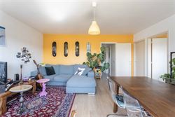 Unieke investeringsopportuniteit in Mariakerke, vlakbij het centrum van Gent.
Gelegen op een charmant pleintje in een populaire en residentiële buur...