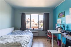 Unieke investeringsopportuniteit in Mariakerke, vlakbij het centrum van Gent.
Gelegen op een charmant pleintje in een populaire en residentiële buur...