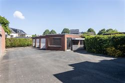 Unieke investeringsopportuniteit in Mariakerke, vlakbij het centrum van Gent.
Gelegen op een charmant pleintje in een populaire en residentiële buur...