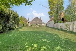 WENST U EEN BEZOEK? SURF NAAR ONZE SITE: WWW.INFINIMO.BE > ZOEK DE DESBETREFFENDE EIGENDOM > REGISTREER U VIA DE KNOP ‘PLAN EEN BEZOEK’.
Stap bin...