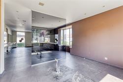 WENST U EEN BEZOEK? SURF NAAR ONZE SITE: WWW.INFINIMO.BE > ZOEK DE DESBETREFFENDE EIGENDOM > REGISTREER U VIA DE KNOP ‘PLAN EEN BEZOEK’.
Stap bin...