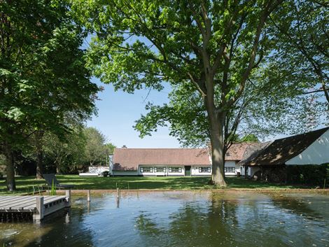 Merendree, een landelijke deelgemeente in Nevele die vlot in connectie staat met de nabijgelegen stad Gent dankzij de nabijheid van de E40. In de buik...