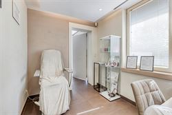 WENST U EEN BEZOEK? SURF NAAR ONZE SITE: WWW.INFINIMO.BE > ZOEK DE DESBETREFFENDE EIGENDOM > REGISTREER U VIA DE KNOP ‘PLAN EEN BEZOEK’.
Stap bin...