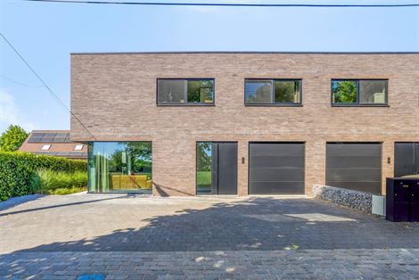 WENST U EEN BEZOEK? SURF NAAR ONZE SITE: WWW.INFINIMO.BE > ZOEK DE DESBETREFFENDE EIGENDOM > REGISTREER U VIA DE KNOP ‘PLAN EEN BEZOEK’.
Deze rec...