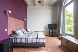 Het voormalige Armhuis van Asper, werd in 1863 opgericht en is een uniek stuk erfgoed met een rijke geschiedenis.
Bijzondere eigendom op een riant pe...