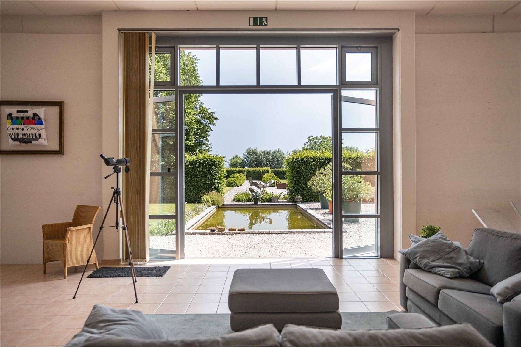 Het voormalige Armhuis van Asper, werd in 1863 opgericht en is een uniek stuk erfgoed met een rijke geschiedenis.
Bijzondere eigendom op een riant pe...