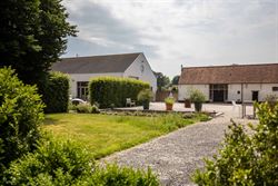 Het voormalige Armhuis van Asper, werd in 1863 opgericht en is een uniek stuk erfgoed met een rijke geschiedenis.
Bijzondere eigendom op een riant pe...