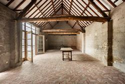 Het voormalige Armhuis van Asper, werd in 1863 opgericht en is een uniek stuk erfgoed met een rijke geschiedenis.
Bijzondere eigendom op een riant pe...