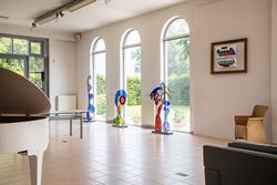 Het voormalige Armhuis van Asper, werd in 1863 opgericht en is een uniek stuk erfgoed met een rijke geschiedenis.
Bijzondere eigendom op een riant pe...