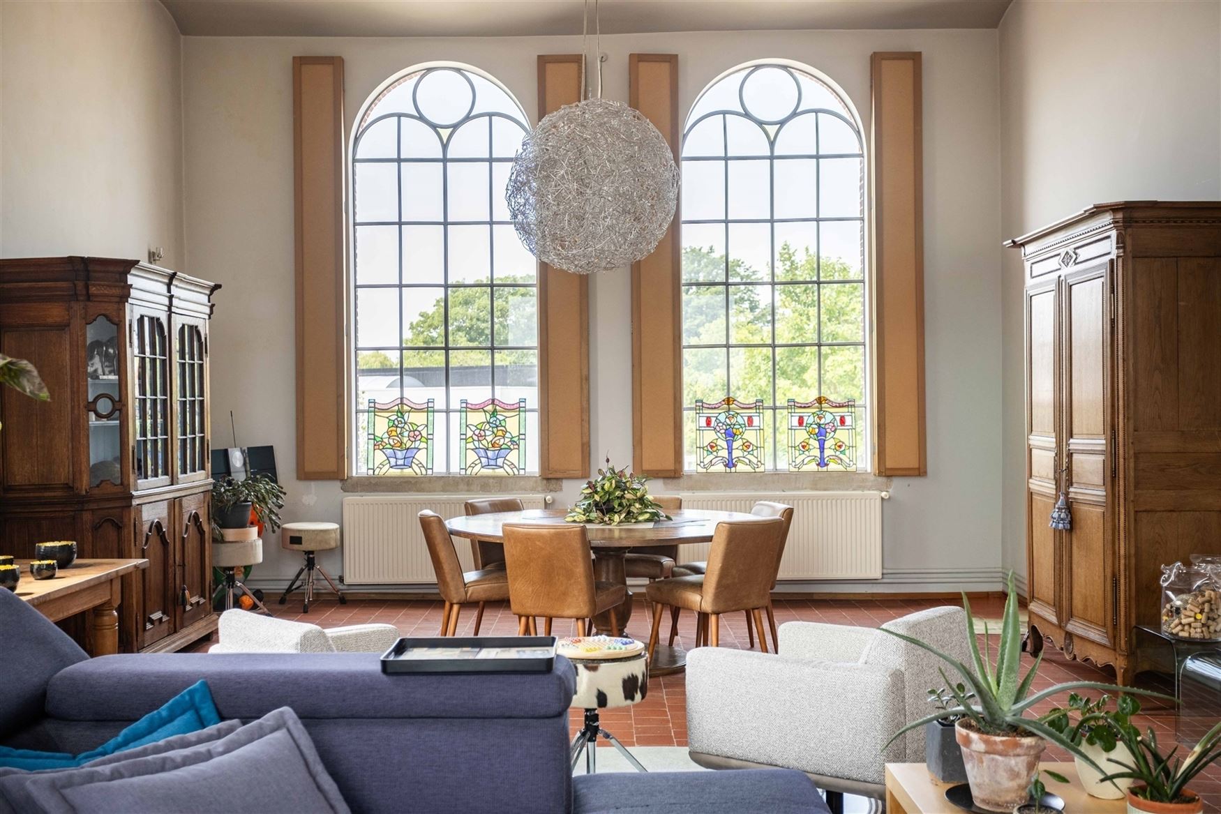 Het voormalige Armhuis van Asper, werd in 1863 opgericht en is een uniek stuk erfgoed met een rijke geschiedenis.
Bijzondere eigendom op een riant pe...