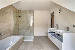 WENST U EEN BEZOEK? SURF NAAR ONZE SITE: WWW.INFINIMO.BE > ZOEK DE DESBETREFFENDE EIGENDOM > REGISTREER U VIA DE KNOP ‘PLAN EEN BEZOEK’.
In hartj...