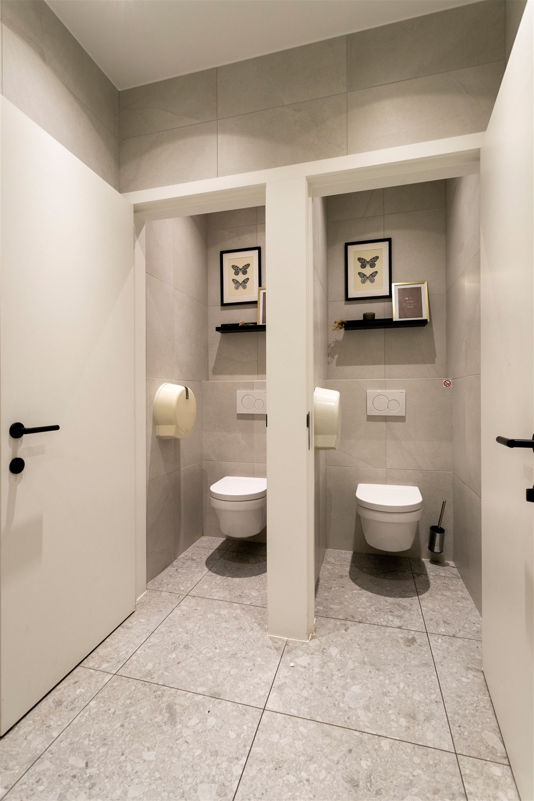 Handelspand op toplocatie in hartje Deinze.

In het hart van Deinze, in de levendige Tolpoortstraat, bevindt zich dit instapklare handelspand met ui...