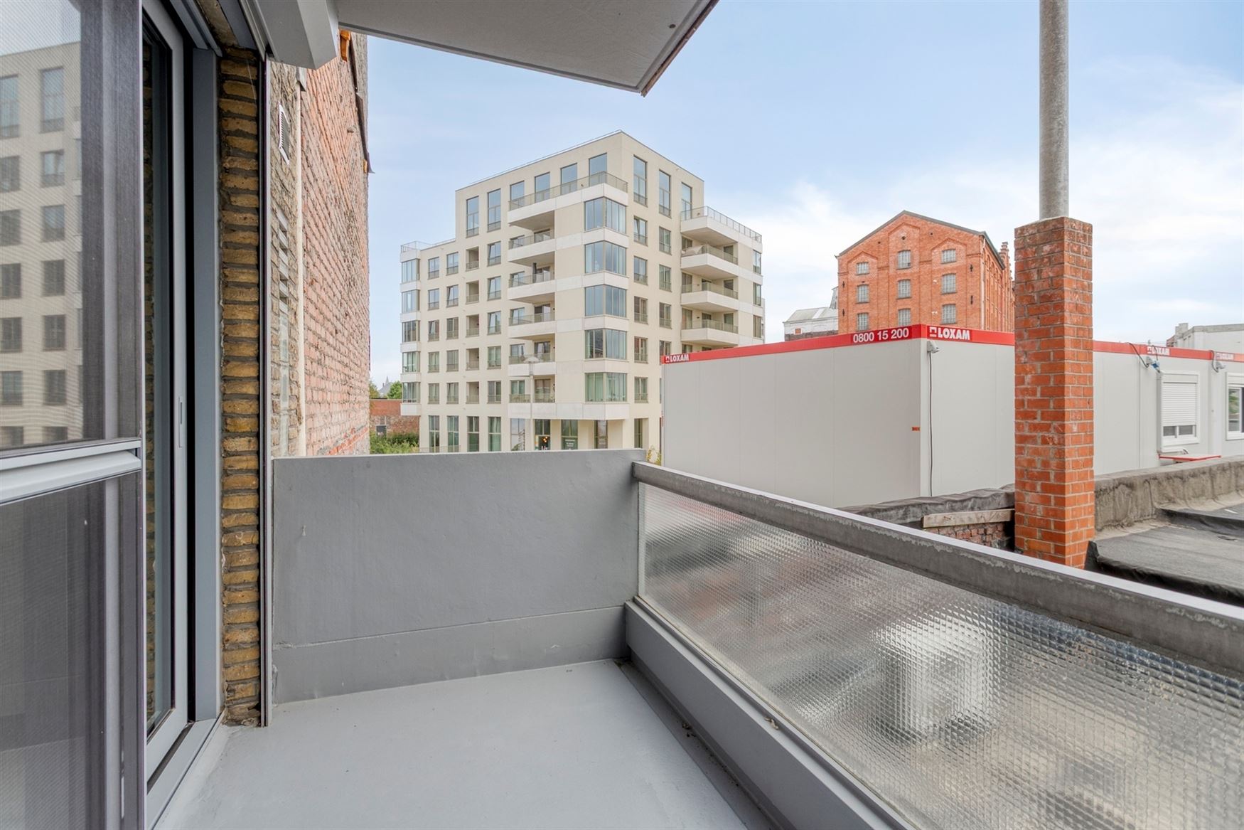 WENST U EEN BEZOEK? SURF NAAR ONZE SITE: WWW.INFINIMO.BE > ZOEK DE DESBETREFFENDE EIGENDOM > REGISTREER U VIA DE KNOP ‘PLAN EEN BEZOEK’.
In het h...