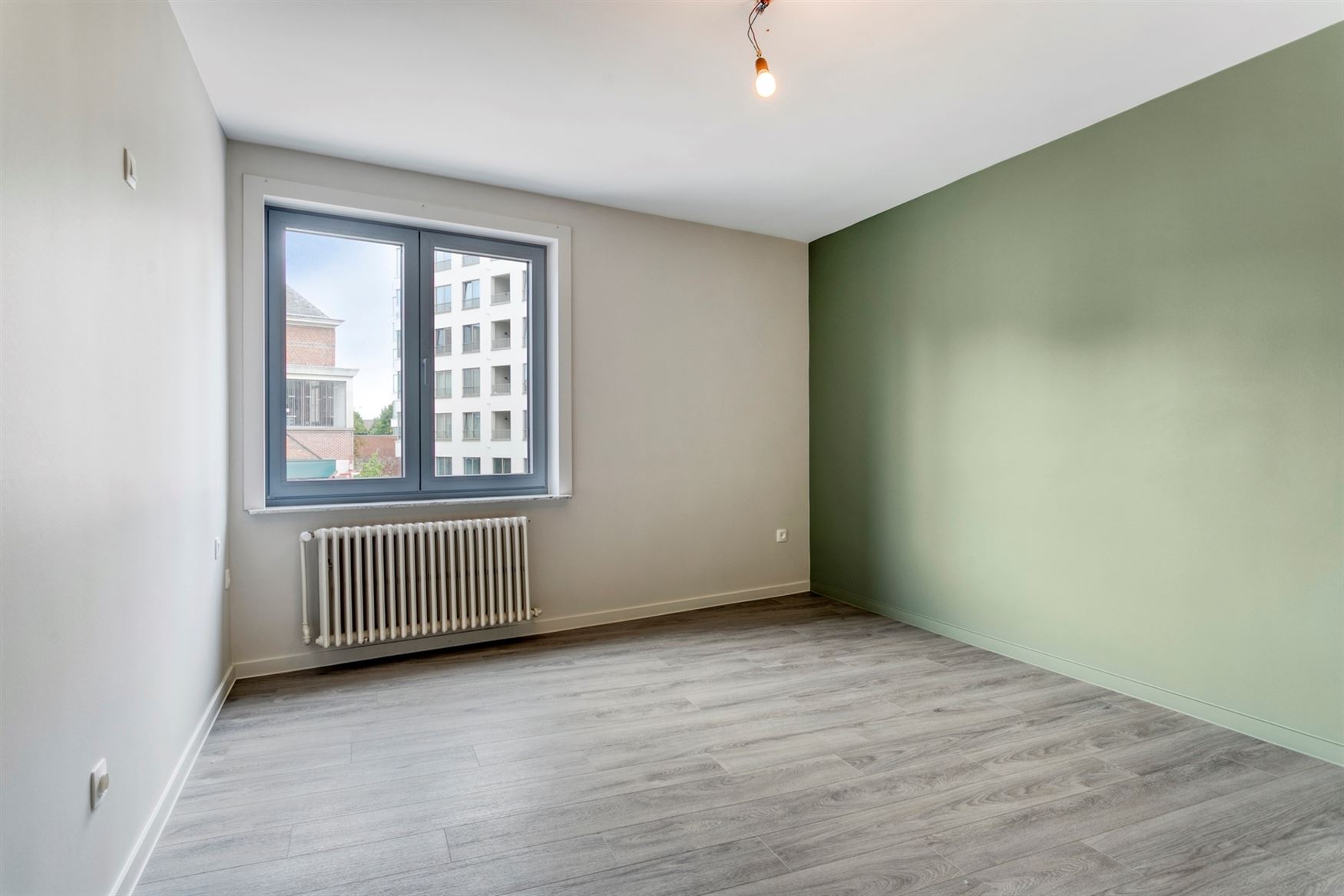 WENST U EEN BEZOEK? SURF NAAR ONZE SITE: WWW.INFINIMO.BE > ZOEK DE DESBETREFFENDE EIGENDOM > REGISTREER U VIA DE KNOP ‘PLAN EEN BEZOEK’.
In het h...