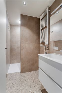 Handelspand op toplocatie in hartje Deinze.

In het hart van Deinze, in de levendige Tolpoortstraat, bevindt zich dit instapklare handelspand met ui...