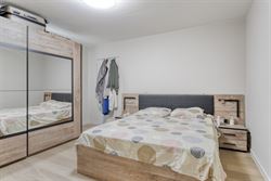 In de Deerlijksestraat 17 te Kortrijk bevindt zich deze verrassend ruime en instapklare gesloten bebouwing met conforme elektriciteit en een gunstig E...