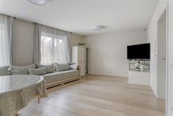 In de Deerlijksestraat 17 te Kortrijk bevindt zich deze verrassend ruime en instapklare gesloten bebouwing met conforme elektriciteit en een gunstig E...