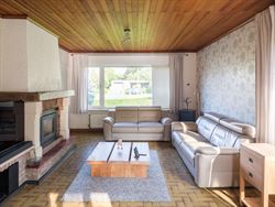 In een rustige, residentiële straat vind je deze perfect onderhouden woning uit 1977. 
Sinds de bouw werd deze met zorg bewoond door de eerste eigen...