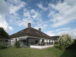 Zon, ruimte en privacy in een doodlopend straatje nabij het centrum.
In een rustige, residentiële buurt van Merendree, vlakbij het centrum maar toch...