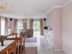 Zon, ruimte en privacy in een doodlopend straatje nabij het centrum.
In een rustige, residentiële buurt van Merendree, vlakbij het centrum maar toch...