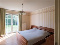 Zon, ruimte en privacy in een doodlopend straatje nabij het centrum.
In een rustige, residentiële buurt van Merendree, vlakbij het centrum maar toch...