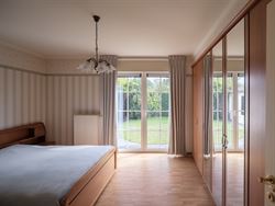 Zon, ruimte en privacy in een doodlopend straatje nabij het centrum.
In een rustige, residentiële buurt van Merendree, vlakbij het centrum maar toch...