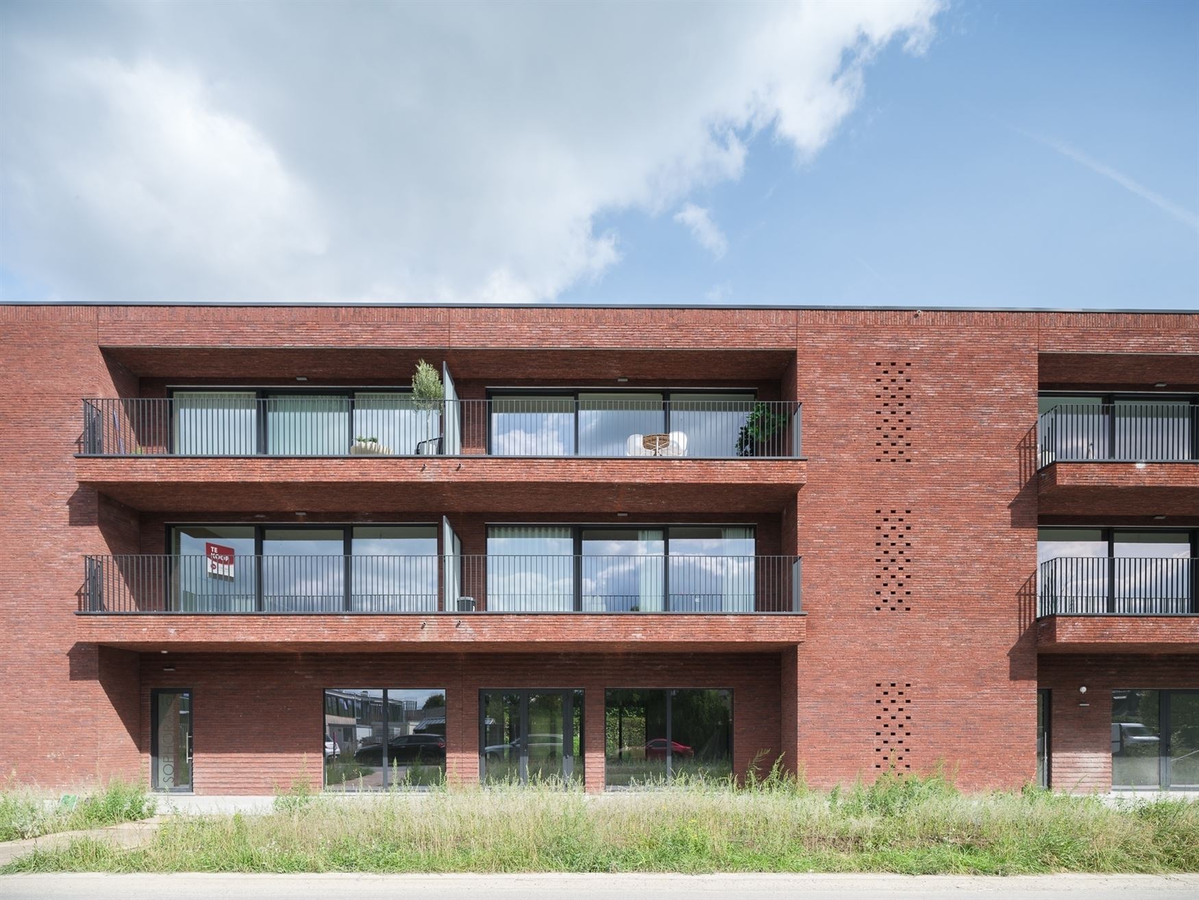 Drongen, dat is de nabijheid van Gent-centrum in combinatie met een vlotte bereikbaarheid. De hoge mobiscore bevestigt: openbaar vervoer, winkels, spo...