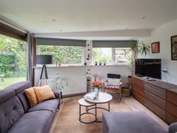 Op zoek naar een woning die ruimte, comfort en flexibiliteit combineert? Deze open bebouwing op het rustige Hemingplein in Sint-Denijs-Westrem is voor...