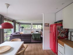 Op zoek naar een woning die ruimte, comfort en flexibiliteit combineert? Deze open bebouwing op het rustige Hemingplein in Sint-Denijs-Westrem is voor...