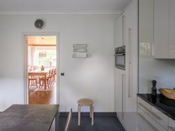 In een rustige, residentiële straat vind je deze perfect onderhouden woning uit 1977. 
Sinds de bouw werd deze met zorg bewoond door de eerste eigen...