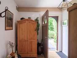 Op zoek naar een woning die ruimte, comfort en flexibiliteit combineert? Deze open bebouwing op het rustige Hemingplein in Sint-Denijs-Westrem is voor...